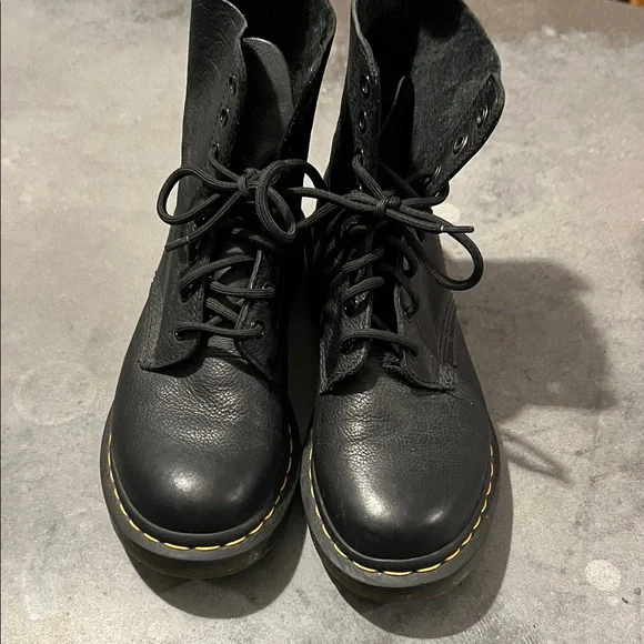 Dr. Martens - Pascal Virginia Leather Lace Up Boots Black - Picture 4 of 7